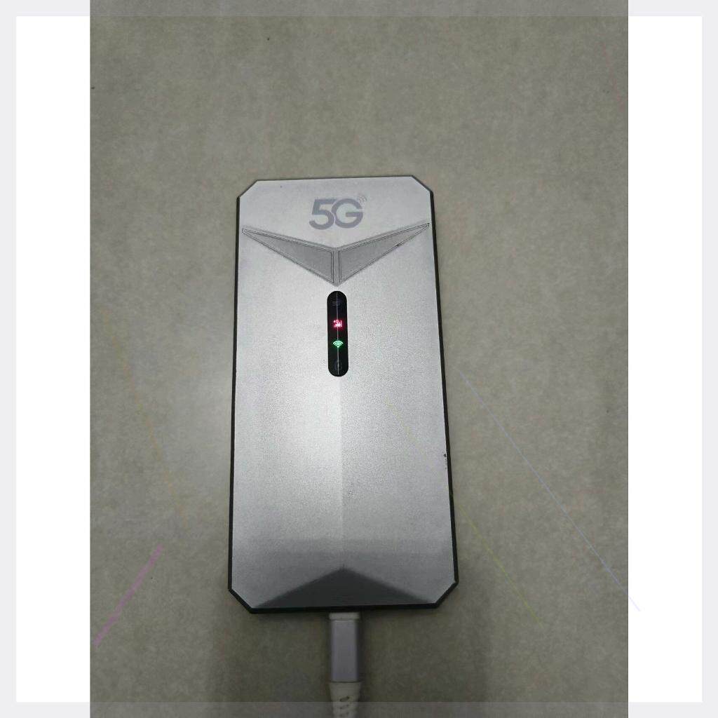 5G双频随身携带WIFi 实物图拍摄 成色不错 测试有WIF
