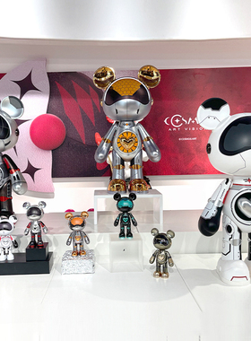 星际熊轻奢客厅电视柜大摆件