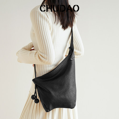 小众羊皮牛角包女单肩斜挎腋下包