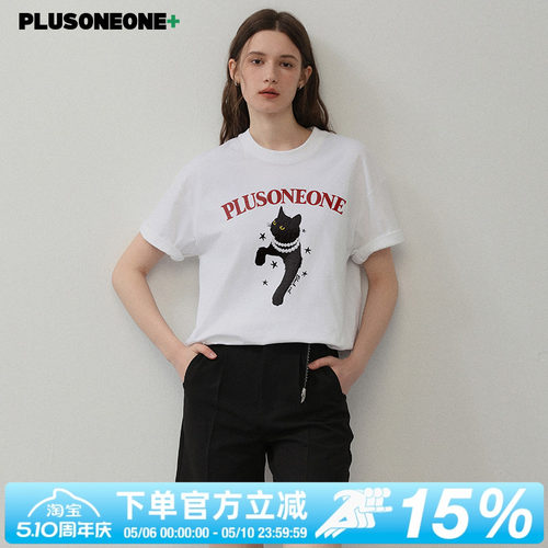 PLUSONEONE+夏季凉感索罗娜速干珍珠项链猫咪印花宽松圆领T恤女