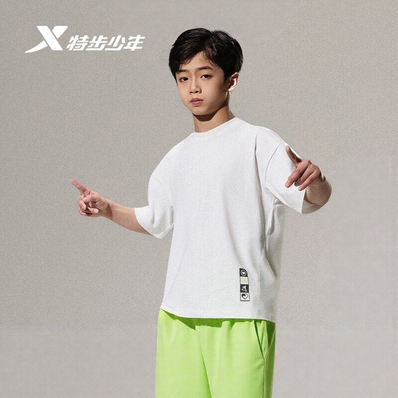 特步童装短袖2026夏季款男大童白色运动休闲针织T恤674225018437