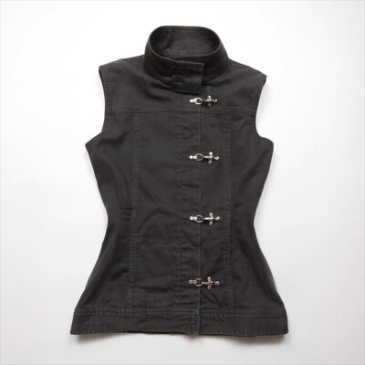 纯色立领盘扣无袖背心Solid color stand up collar buckle vest
