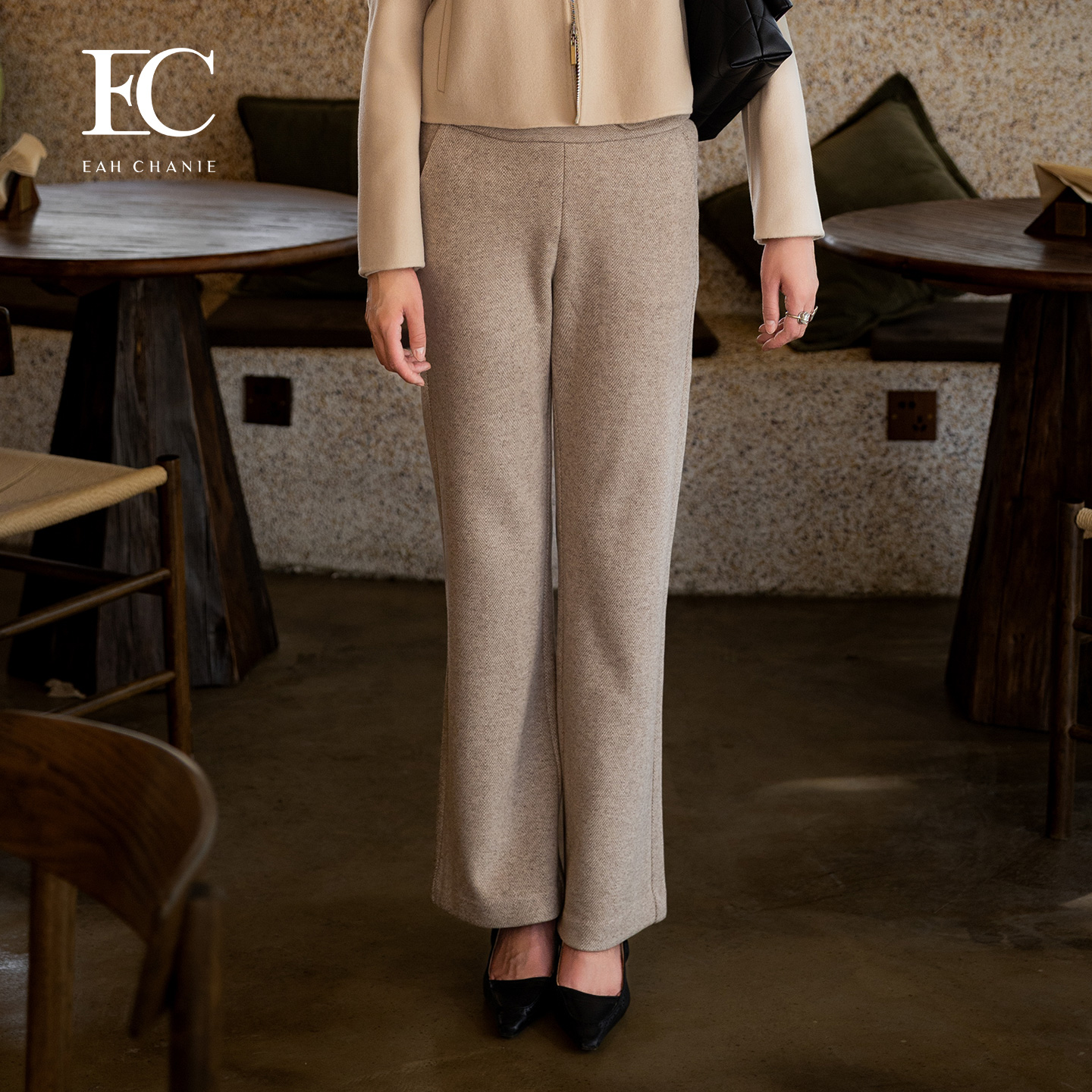 奕辰装饰扣加绒高腰休闲微喇裤