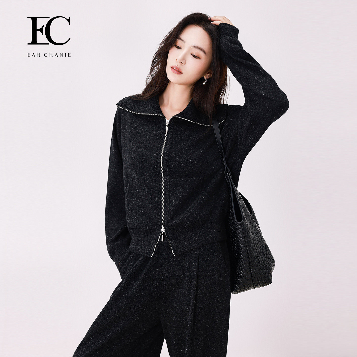 奕辰绵羊毛翻领拉链细闪卫衣