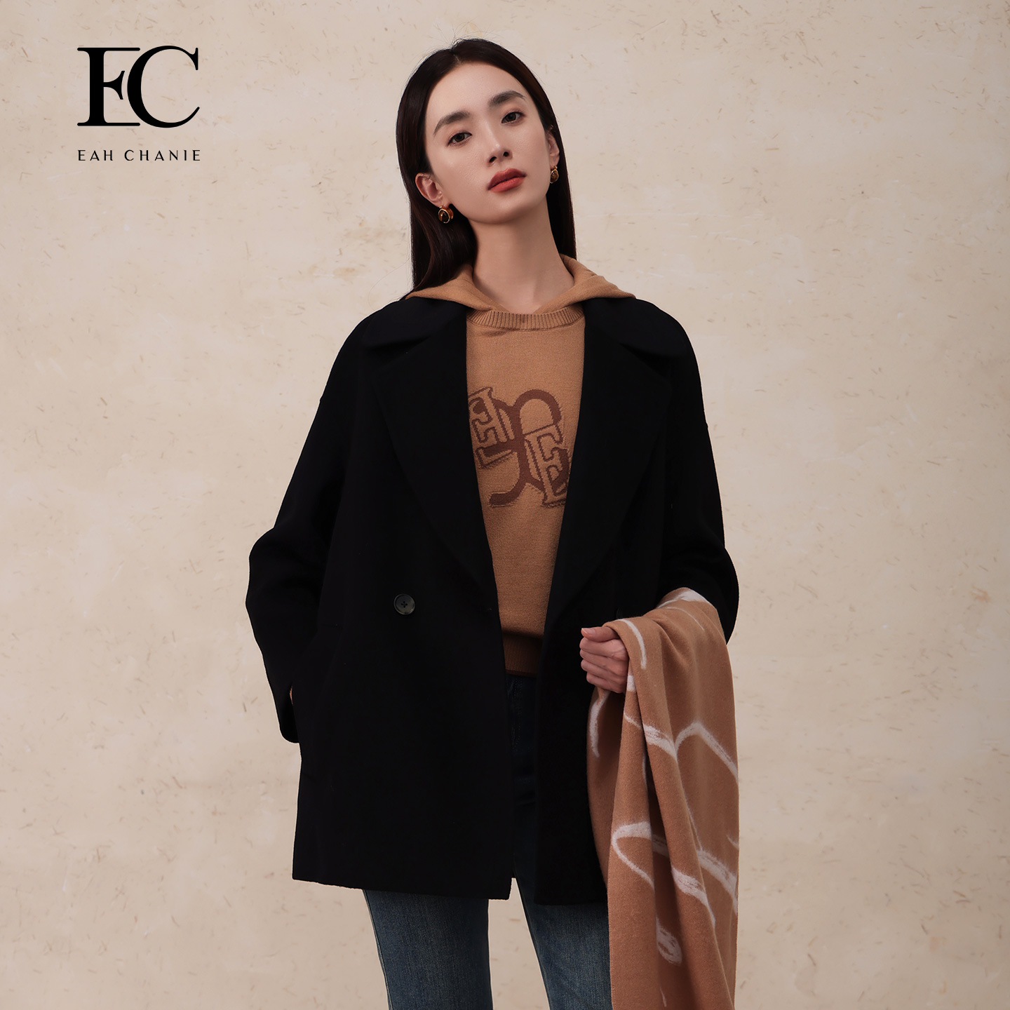 奕辰绵羊毛翻领短款毛呢大衣