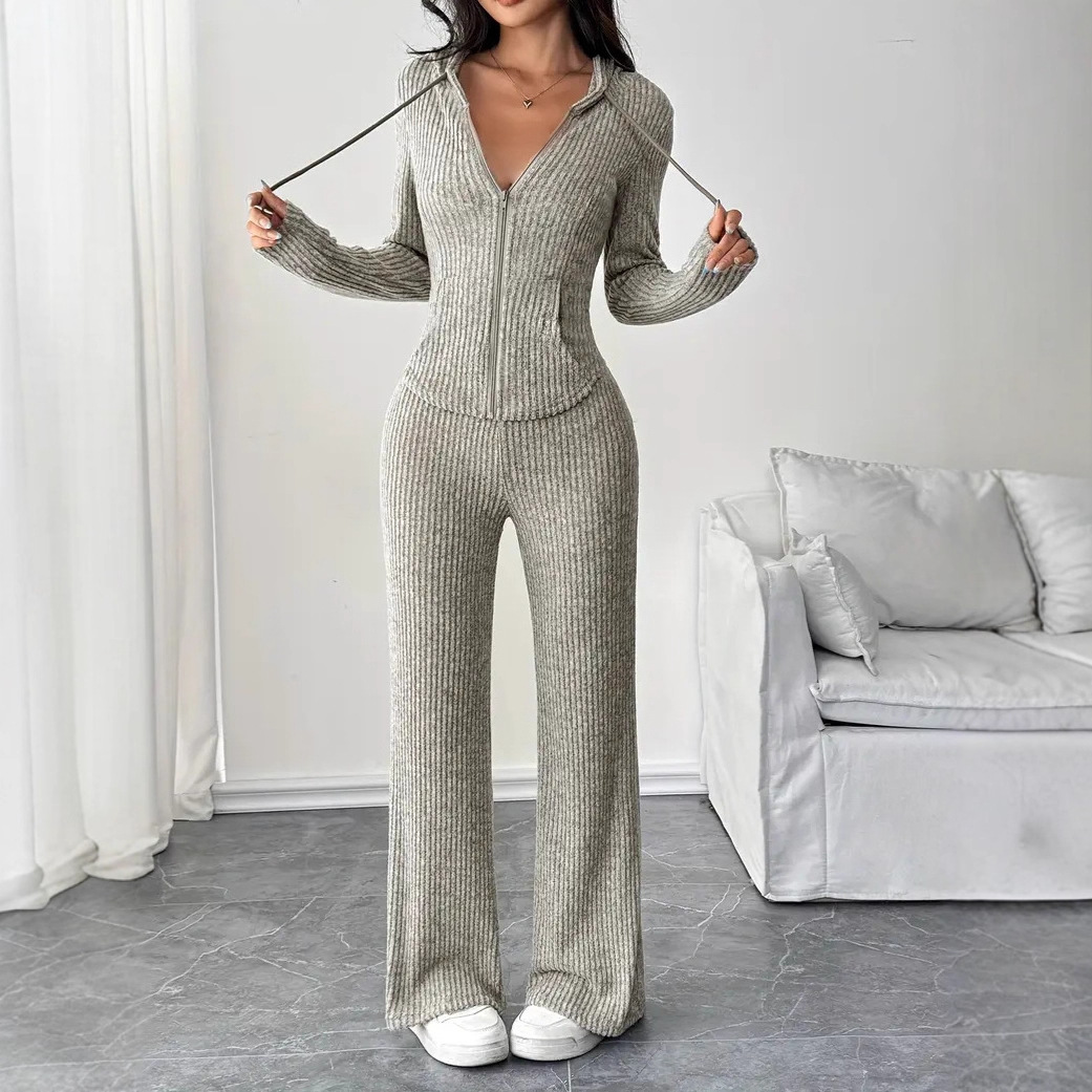 连帽开衫卫衣和阔腿裤套装