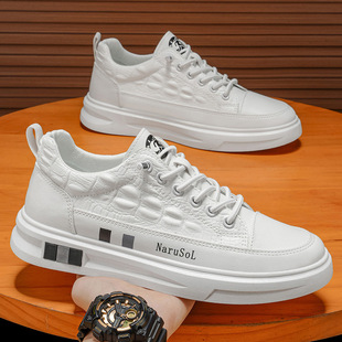 男鞋新款平底男板鞋韩版皮面男士休闲鞋学生鳄鱼纹鞋子小白鞋子男