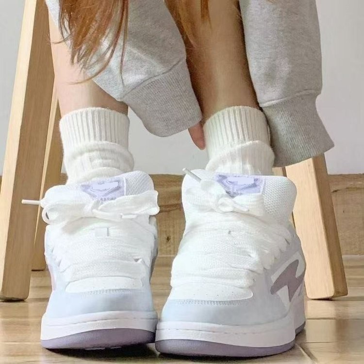 小众白紫色面包鞋女款2025秋季新款复古板鞋轻便休闲鞋子