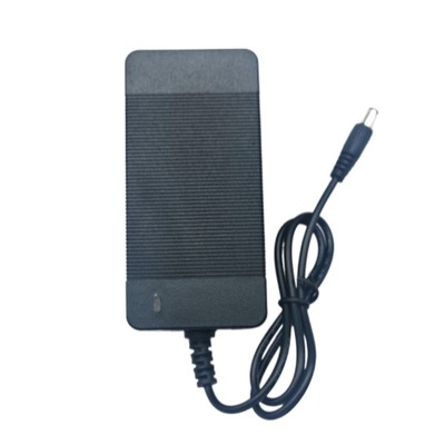 29.4V充电器24V锂电池充电器滑板车电动车代步车电动工具通用配件