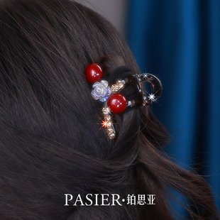 铂思亚山茶花发夹2026新款红豆半扎发抓夹轻奢精致感过年发卡头饰