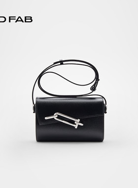 TAD FAB光滑牛皮革中号BOX锁盒包