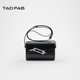 TAD FAB光滑牛皮革中号BOX锁盒包