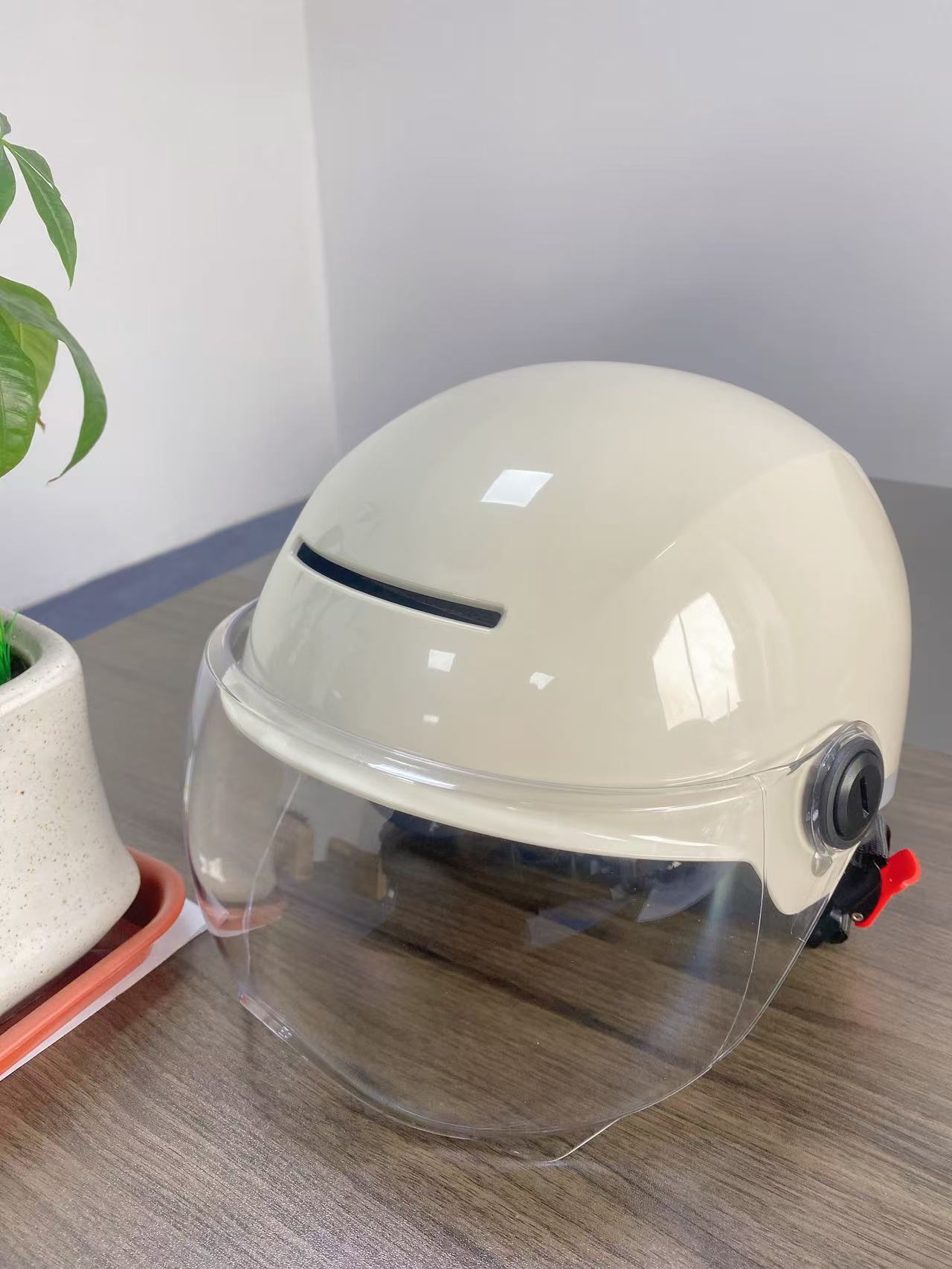 新国标认证3C摩托车电动自行车头盔男女夏季防晒防水半盔通用型