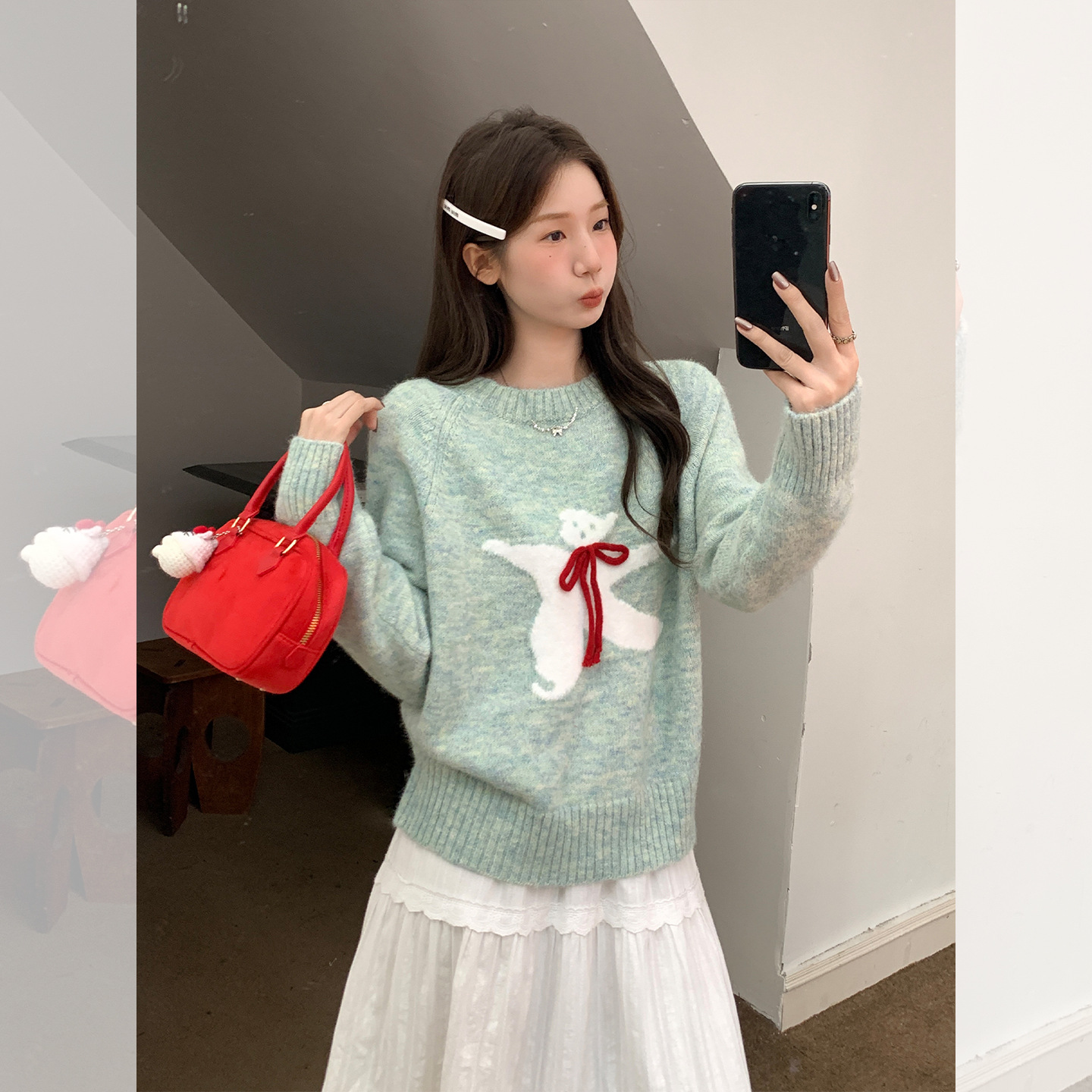 2025秋冬新款穿搭圆领加厚保暖宽松卡通内搭针织女装毛衣长袖上衣