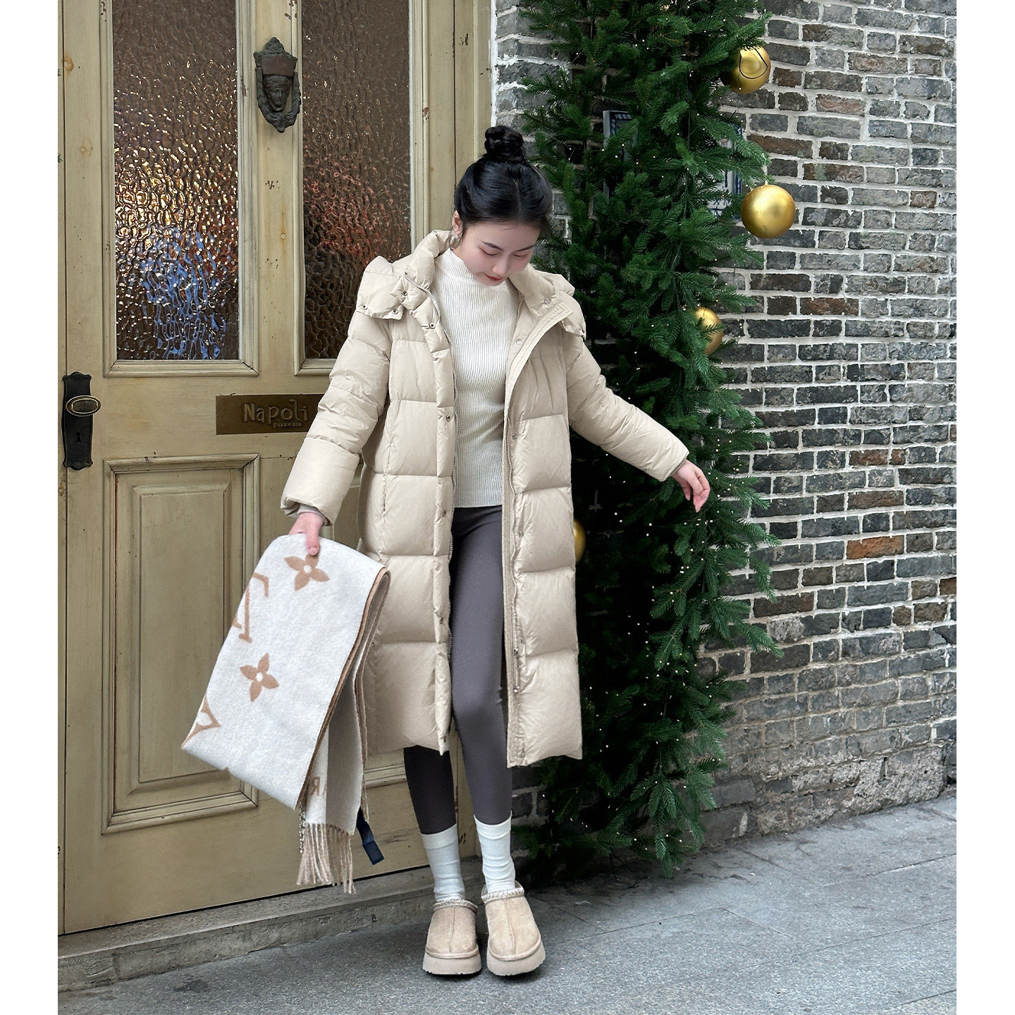 【挪威暖阳】小娜椒小个子韩版加厚杏灰色长款连帽宽松羽绒服女