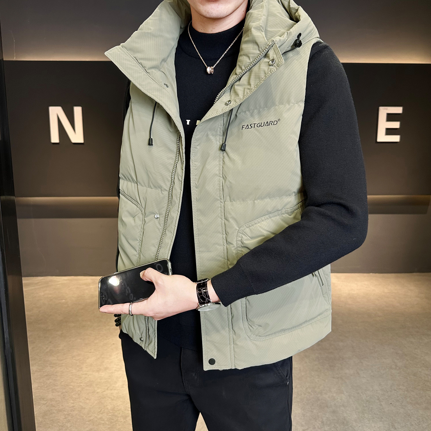 帅休闲潮流坎肩短款连帽羽绒马甲