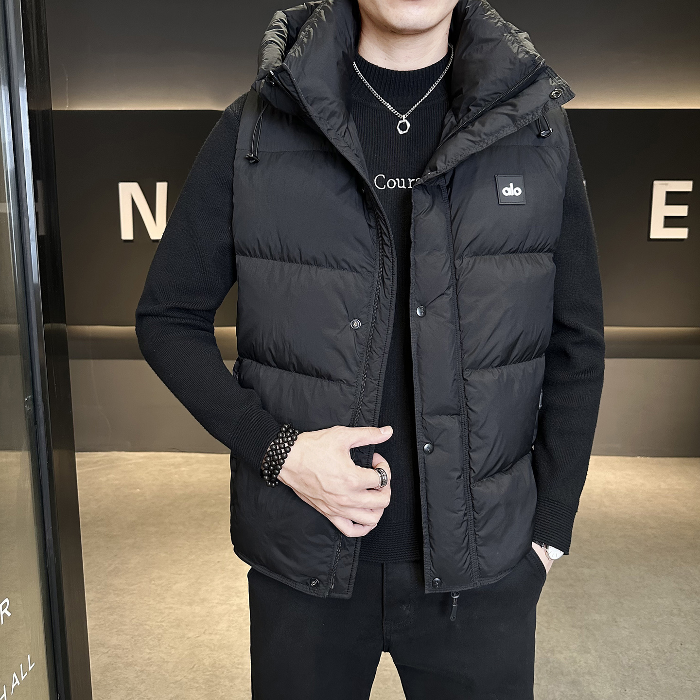 连帽痞帅简约百搭羽绒马甲男连帽