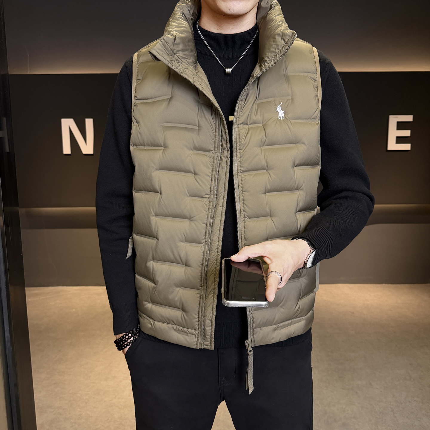 针织拼接痞帅排骨羽绒马甲男短款