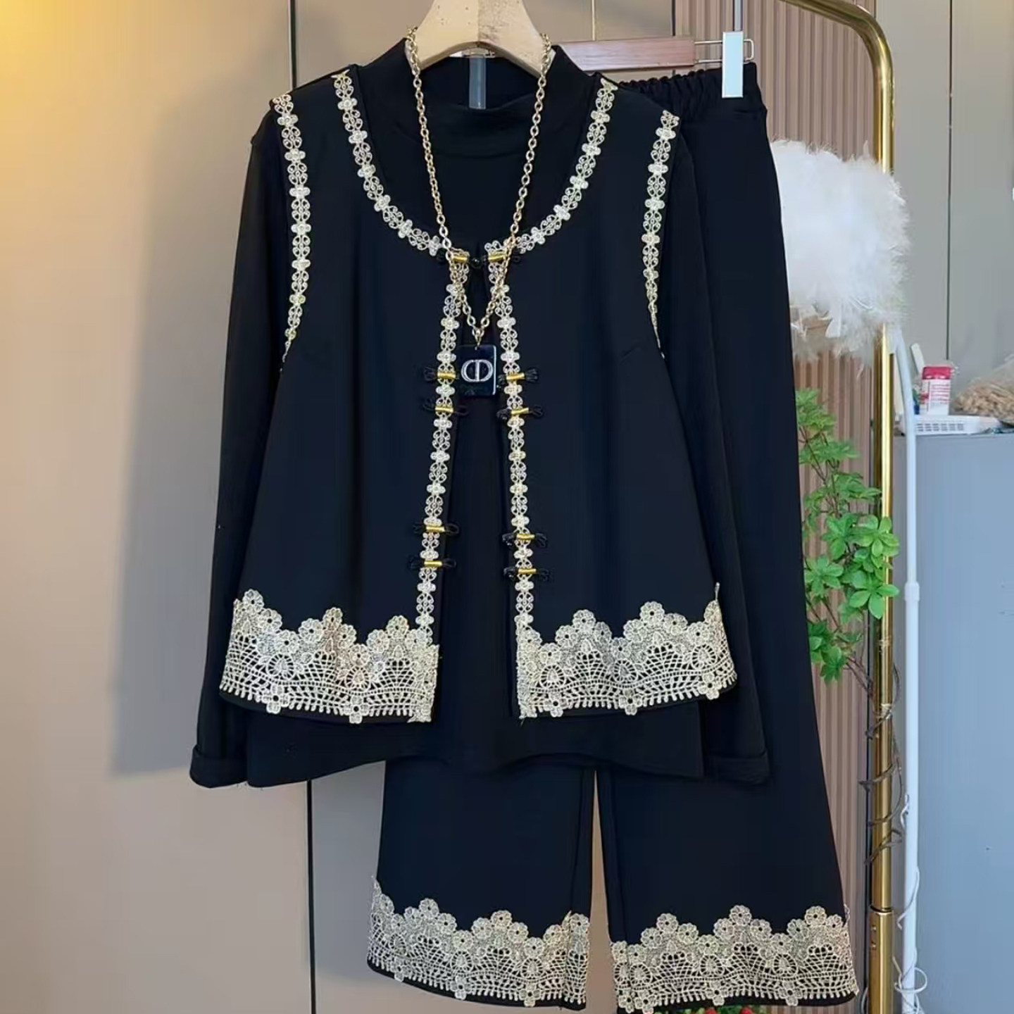 2026春季新中式大码女装时尚拼接三件套马甲+长袖打底衫裤子套装,女装/女士精品,大码套装,淘宝优惠券,粉丝福利购,淘宝优惠卷