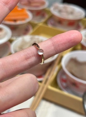 一汪清泉~冰透白玉髓蛋面戒指