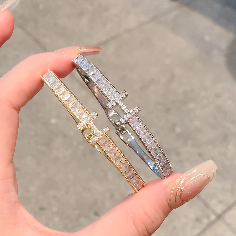 高级感银色H字母锆石手镯子轻奢小众手环精致素圈手镯女款手饰品