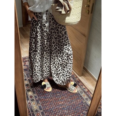 松紧腰九分阔腿裤Elastic waisted leopard print wide leg pants