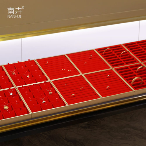 南卉红色黄金首饰展示盘