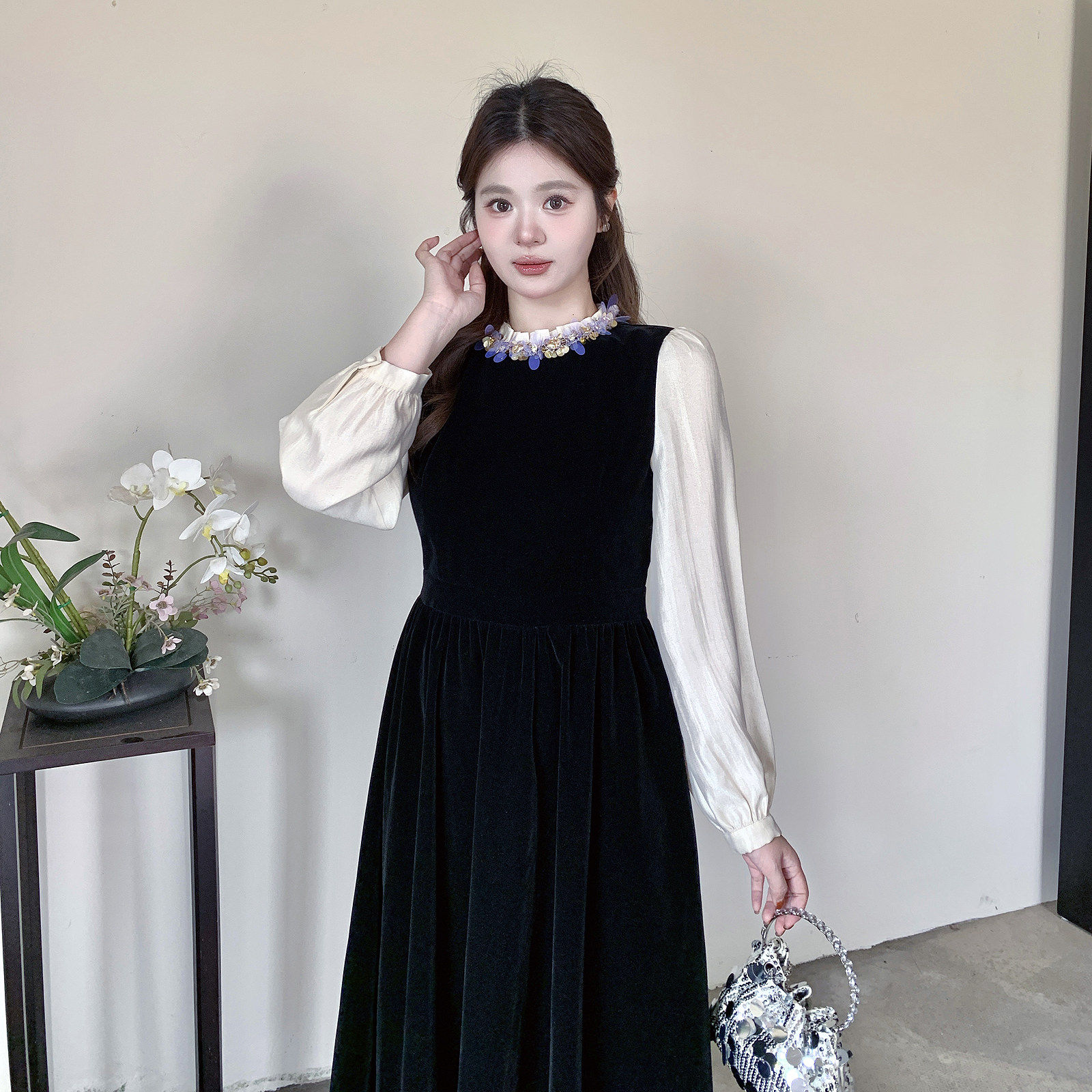 遇见家大码赫本风千金丝绒连衣裙女胖mm法式秋冬黑色长袖礼服裙子