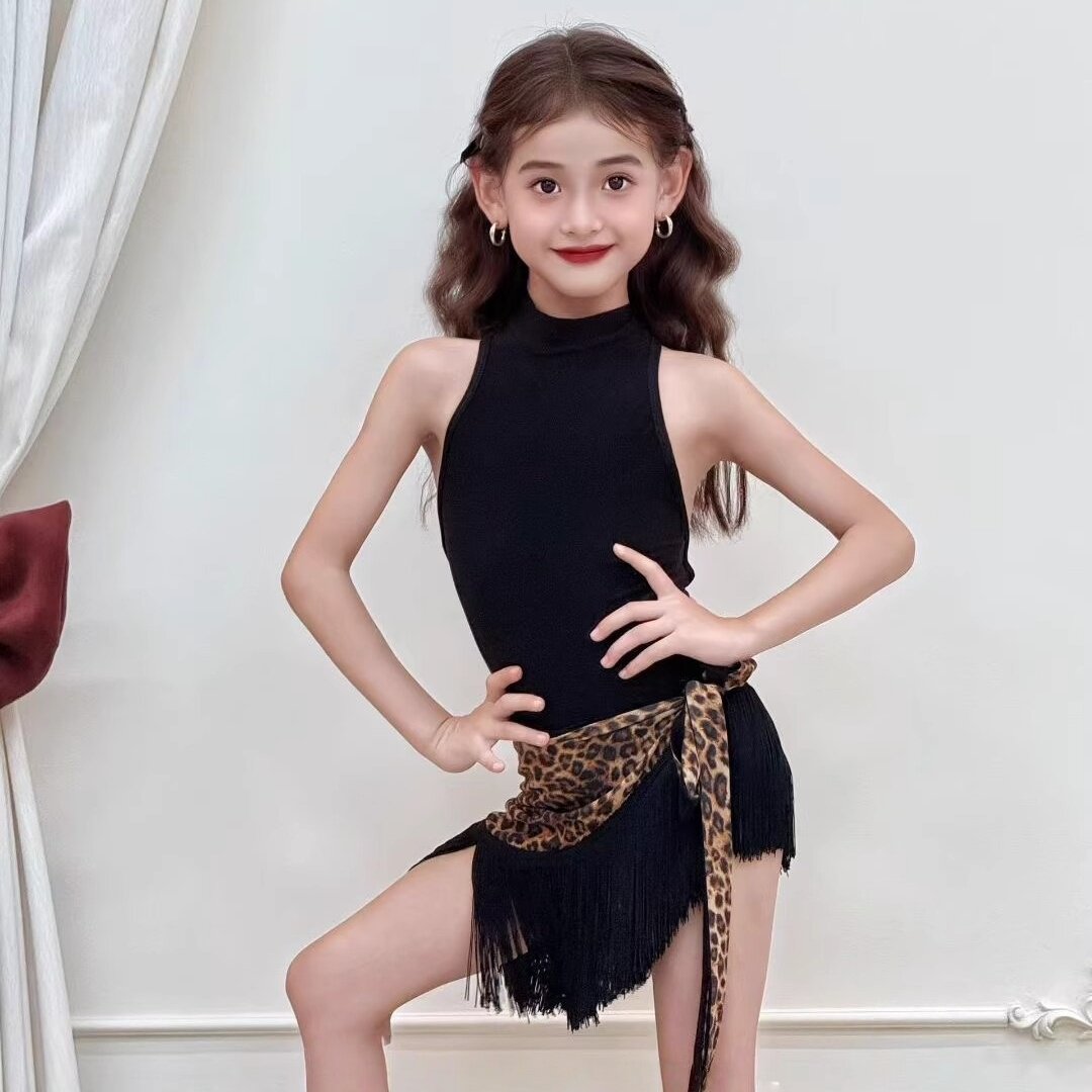 演出拉丁女童露背上衣流苏豹纹裙图片