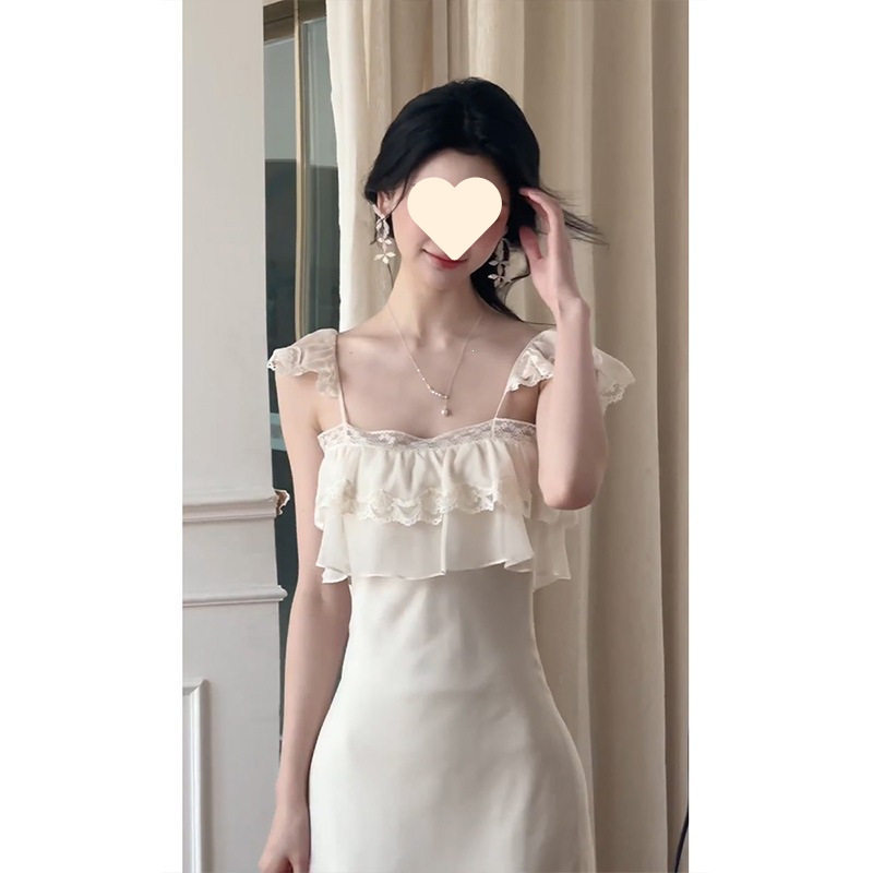 2026新款时尚法式初恋小飞袖白色吊带连衣裙子女夏季海边度假收腰