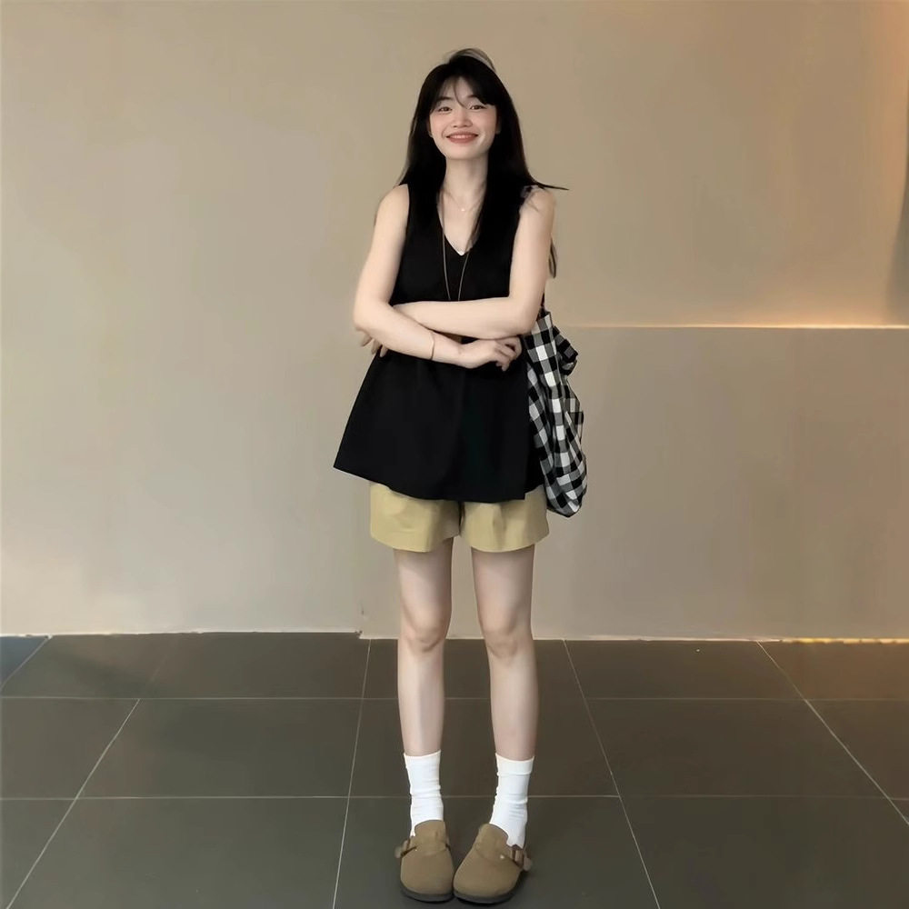 韩系时尚休闲运动服套装女夏季减龄ins黑色V领黑色上衣短裤两件套