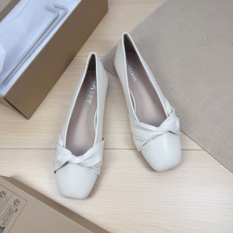 方头百搭单鞋春季2025年新款法式温柔晚晚鞋平底白色豆豆鞋妈妈鞋,女鞋,浅口单鞋,淘宝优惠券,粉丝福利购,淘宝优惠卷