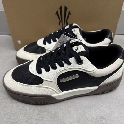 Anta安踏 欧文 Hélà TRIBE 欧文系列低帮板鞋 男款 米黑色