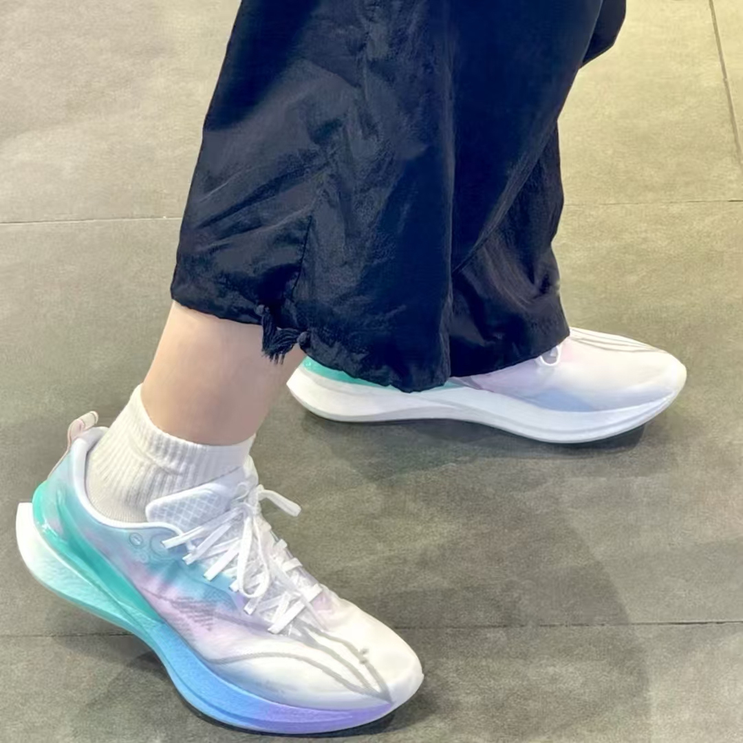 LiNing李宁 赤兔8PRO 棉花糖 全掌䨻 低帮跑步鞋 女款 白色