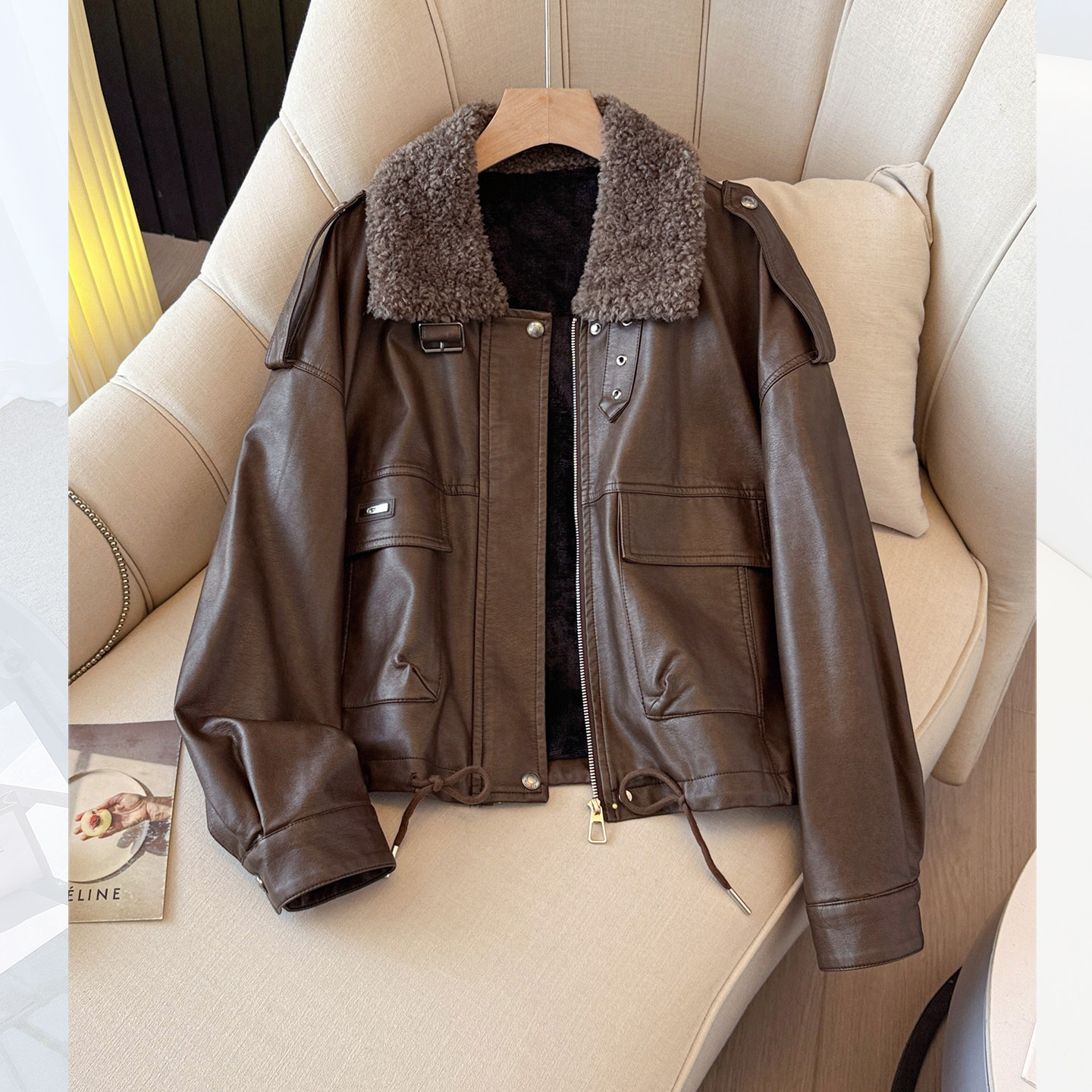 棕咖色羊羔毛翻领pu皮衣外套冬季