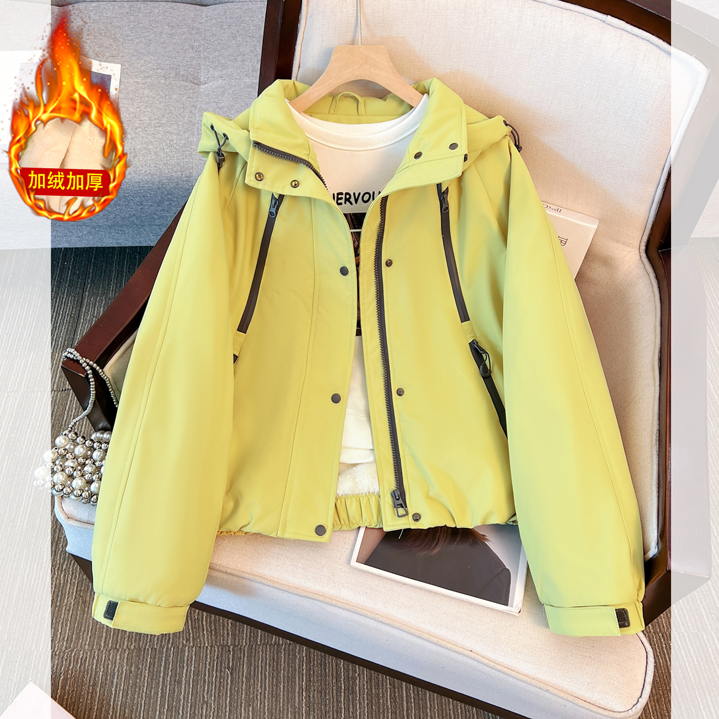 独特连帽加绒加厚冲锋棒球服外套