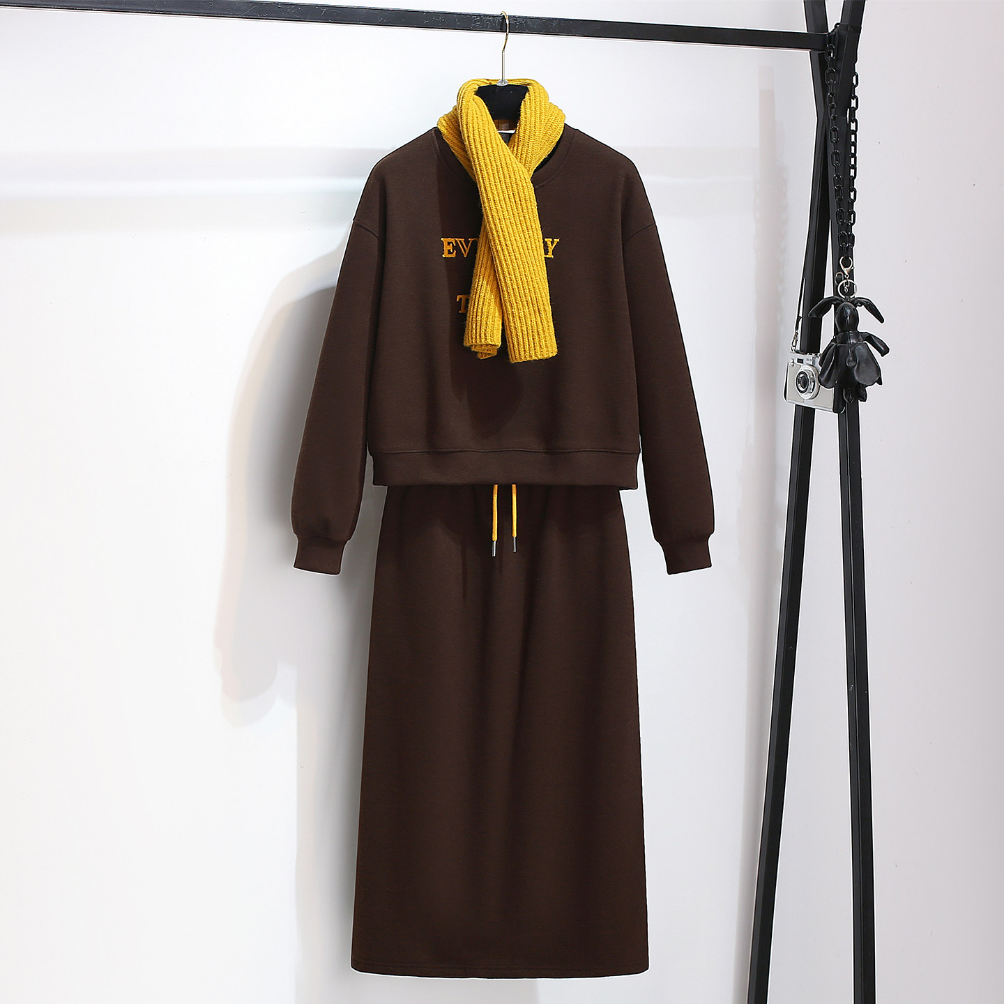 超火减龄加绒加厚卫衣配直筒半身裙女2025冬装新款休闲两件一整套,女装/女士精品,时尚套装,淘宝优惠券,粉丝福利购,淘宝优惠卷