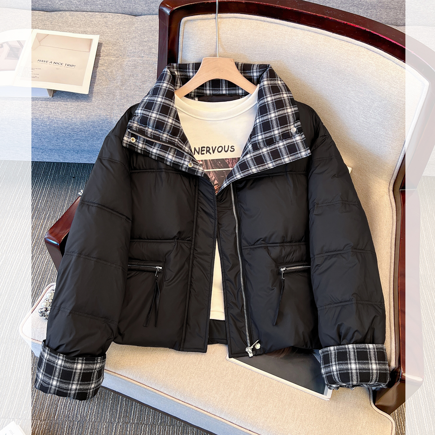 黑白格子拼接立领短款羽绒服外套