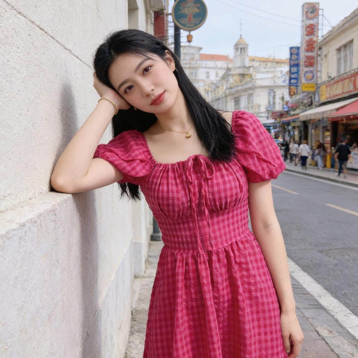 法式甜美玫红色格子小飞袖吊带连衣裙女夏收腰显瘦纯欲风裙子