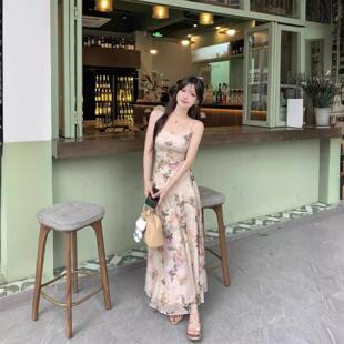 气质法式吊带性感连衣裙女款度假风绝美感收腰显瘦纯欲裙