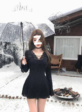 新款法式时尚复古蕾丝拼接长袖连衣裙女秋冬高级感气质收腰显瘦裙