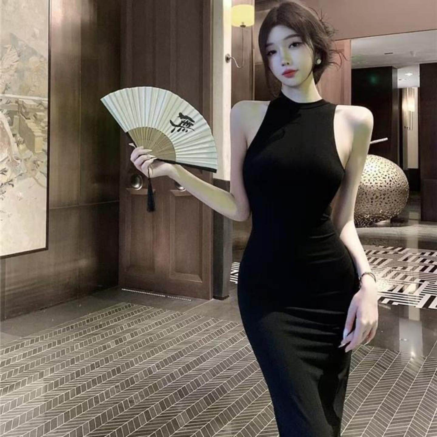纯欲风高腰挂脖包裹连衣裙显瘦