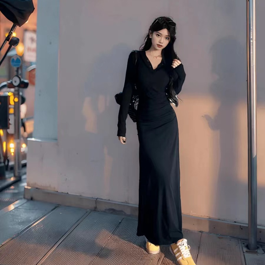 显瘦韩系氛围感英伦风入秋穿搭配一整套黑色连衣裙女秋装2025长裙