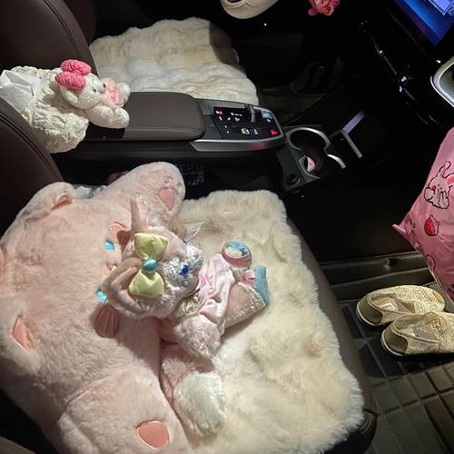 汽车坐垫软屁垫冬季加绒保暖毛绒座垫立体泡泡绒仿毛坐垫保暖垫子