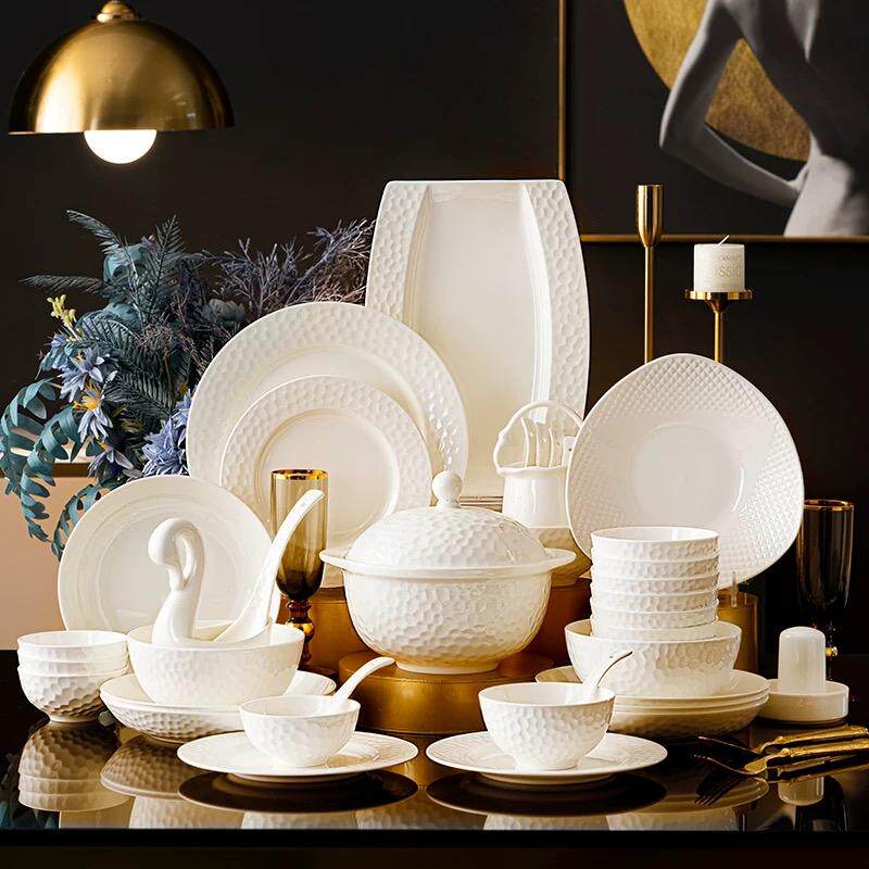 景德镇骨瓷餐具高档乔迁新居纯白碗盘组合釉下彩碗碟套装家用轻奢