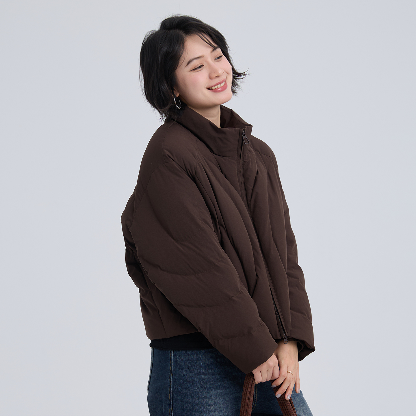 无色无味冬季短款加厚保暖羽绒服