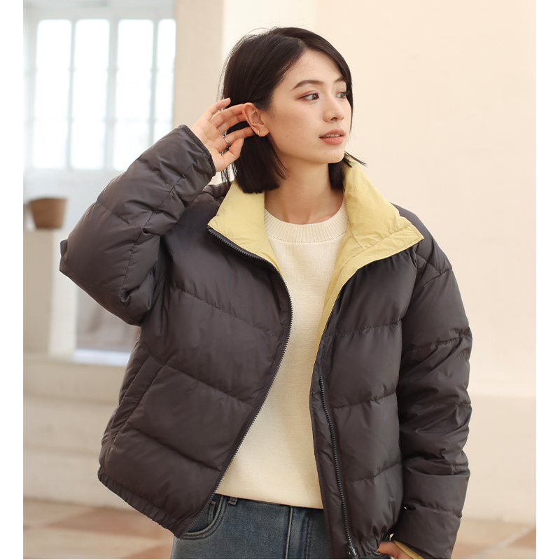 无色无味双面撞色半高领羽绒服