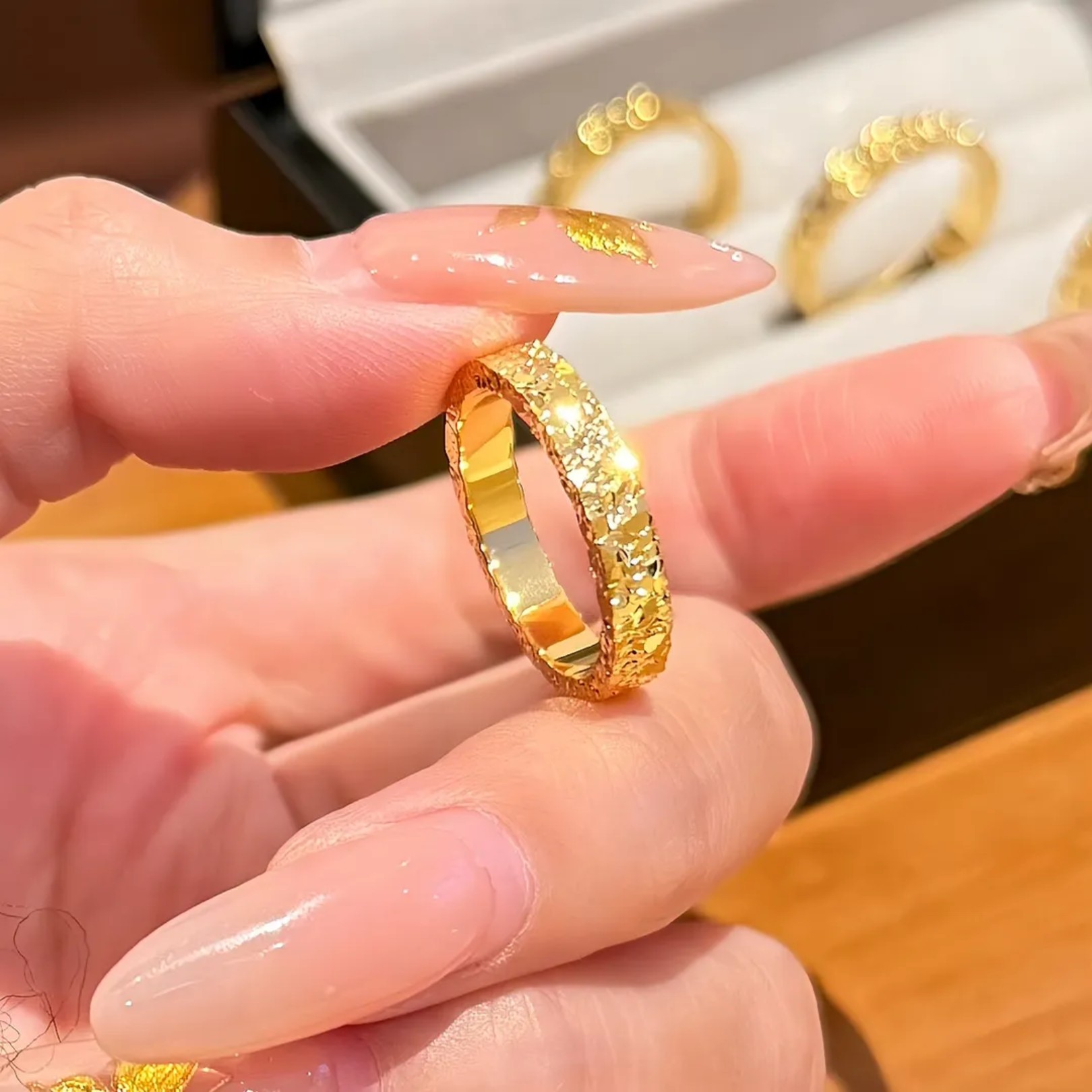 碎碎冰戒指新中式饰品国潮车花锤纹高闪碎碎冰戒指碎冰冰情侣戒款
