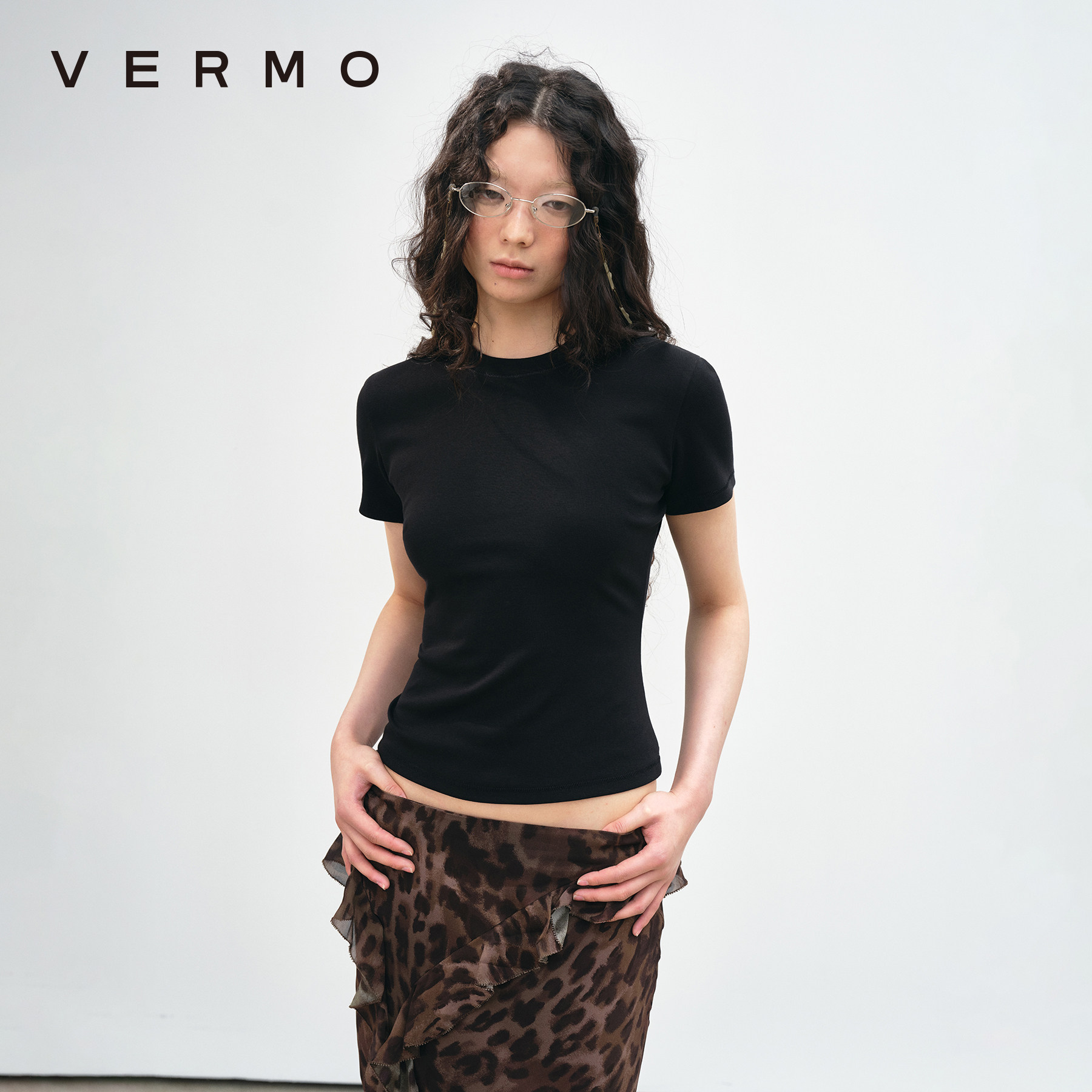 VERMO 精裁基本款 柔软舒适 经典易穿 弹力修身多色短袖T恤上衣