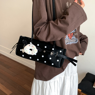 大容量手提高级感腋下包包女韩版小众学院风单肩包简约休闲手提包